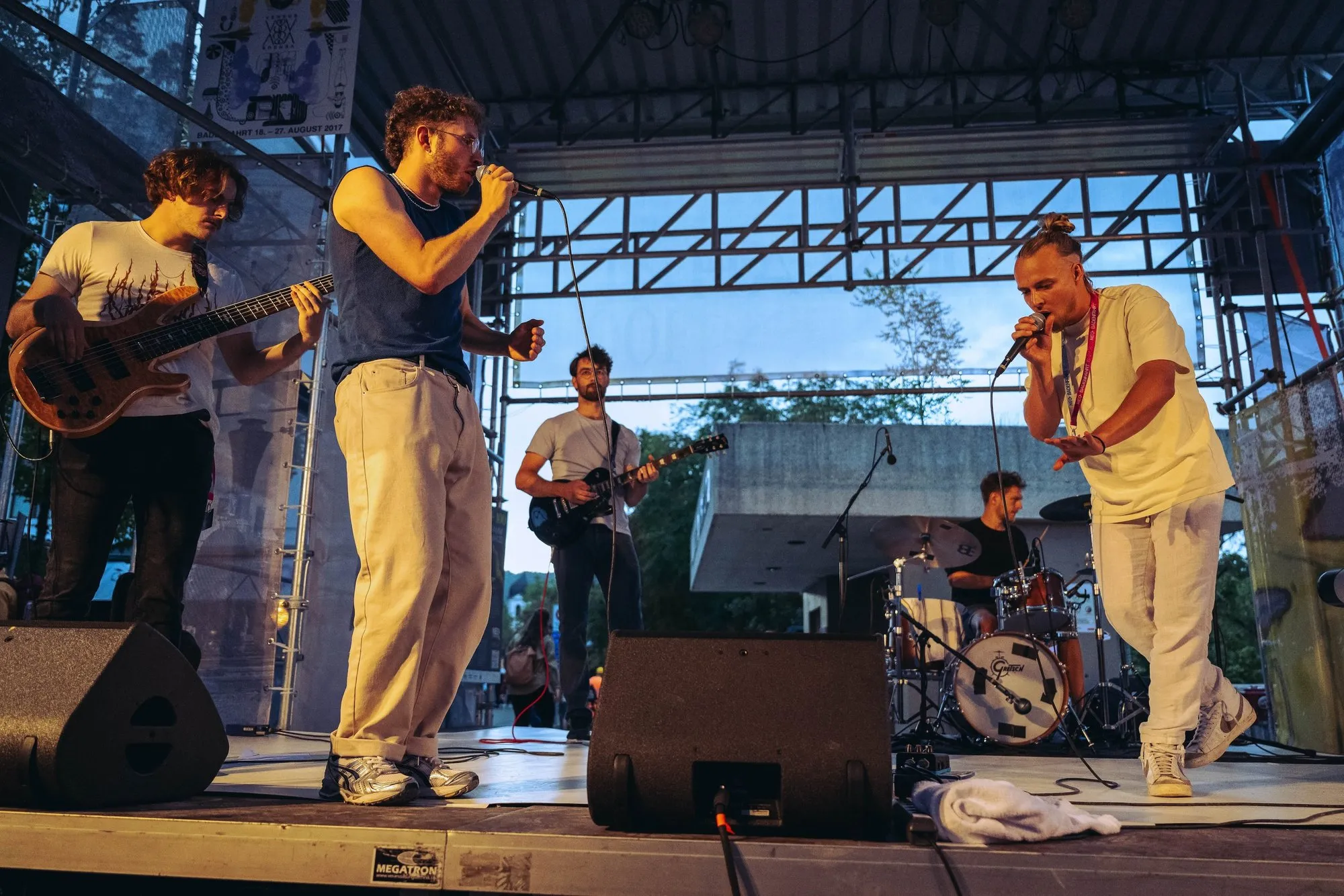ENZO mit Band live